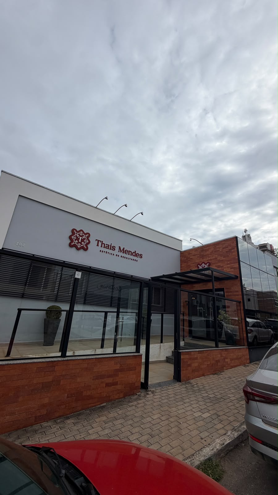 Entrada da clínica Thaís Mendes Estética em Itapeva - SP